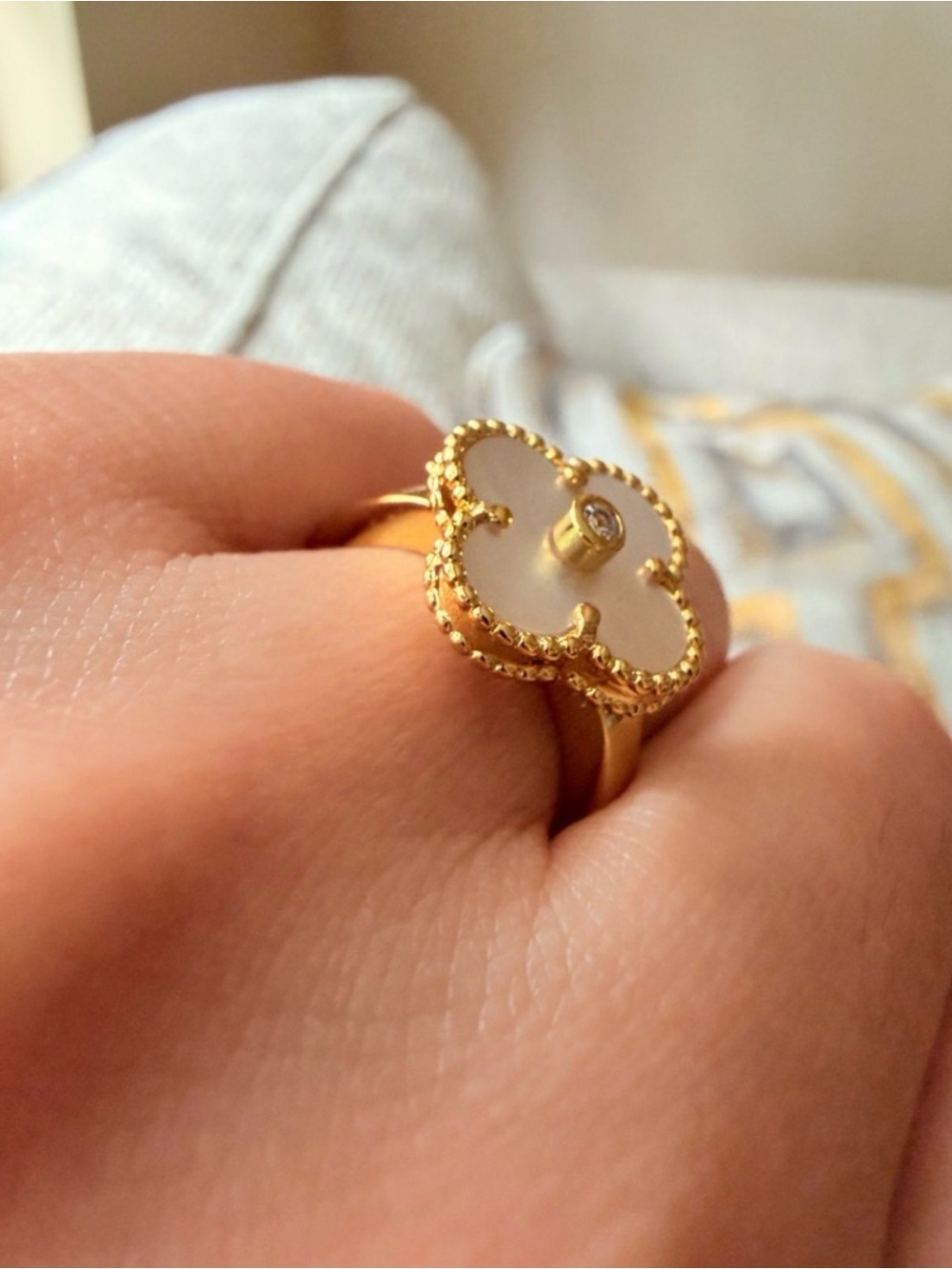 Gold Flower Mother-of-Pearl Ring with Center Stone - Picture 4 of 4